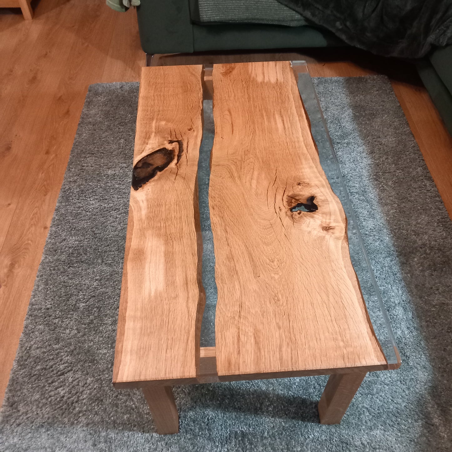 Coffee table wood and resin